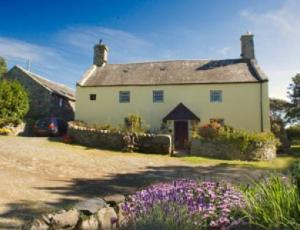 Llwyndu Farmhouse